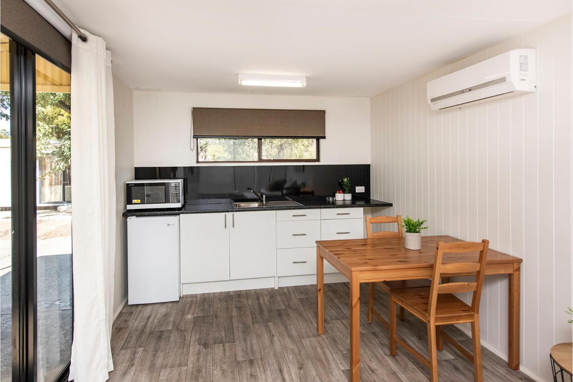 ホテル Banksia Tourist Park パース エクステリア 写真