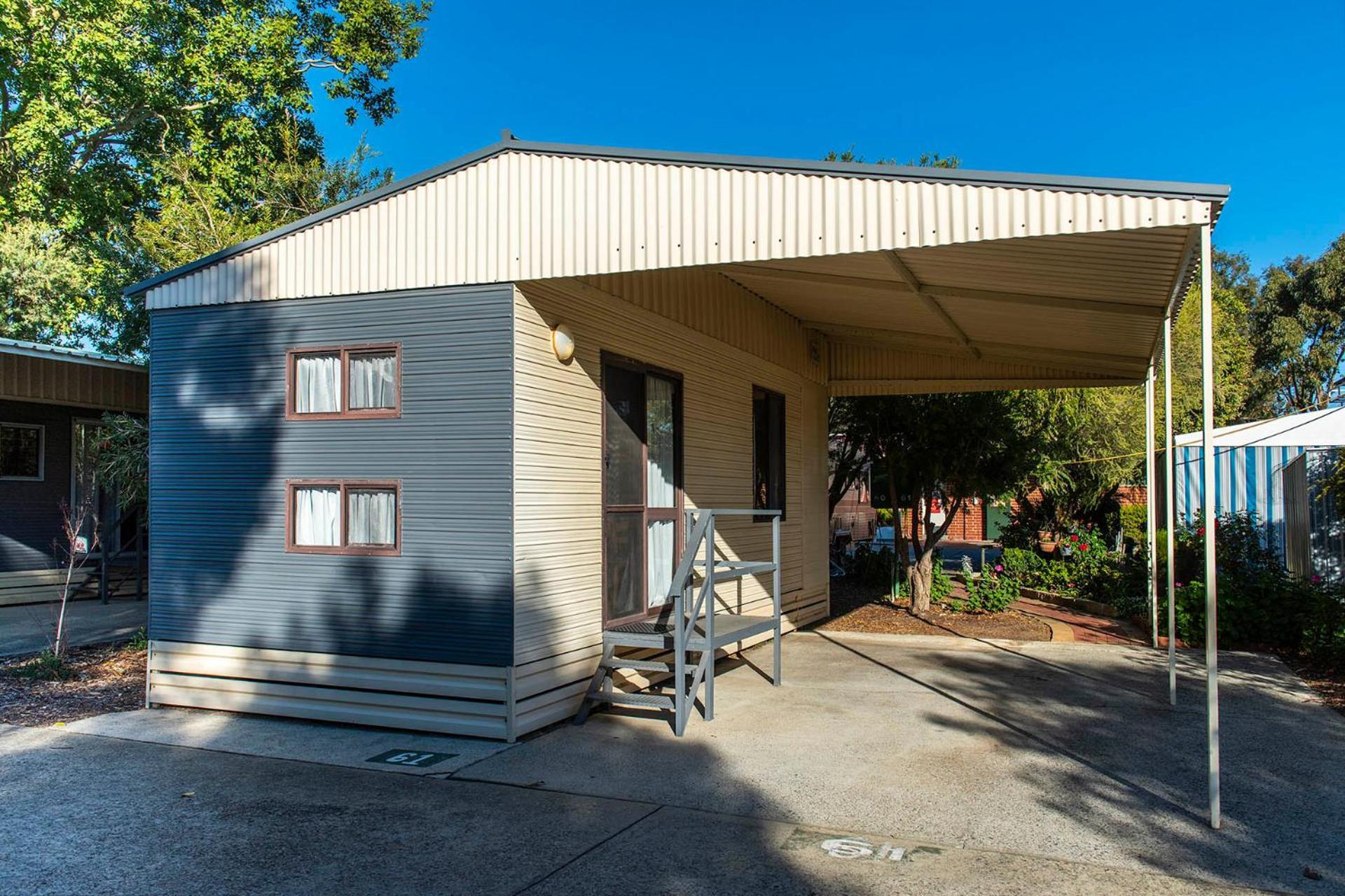 ホテル Banksia Tourist Park パース エクステリア 写真