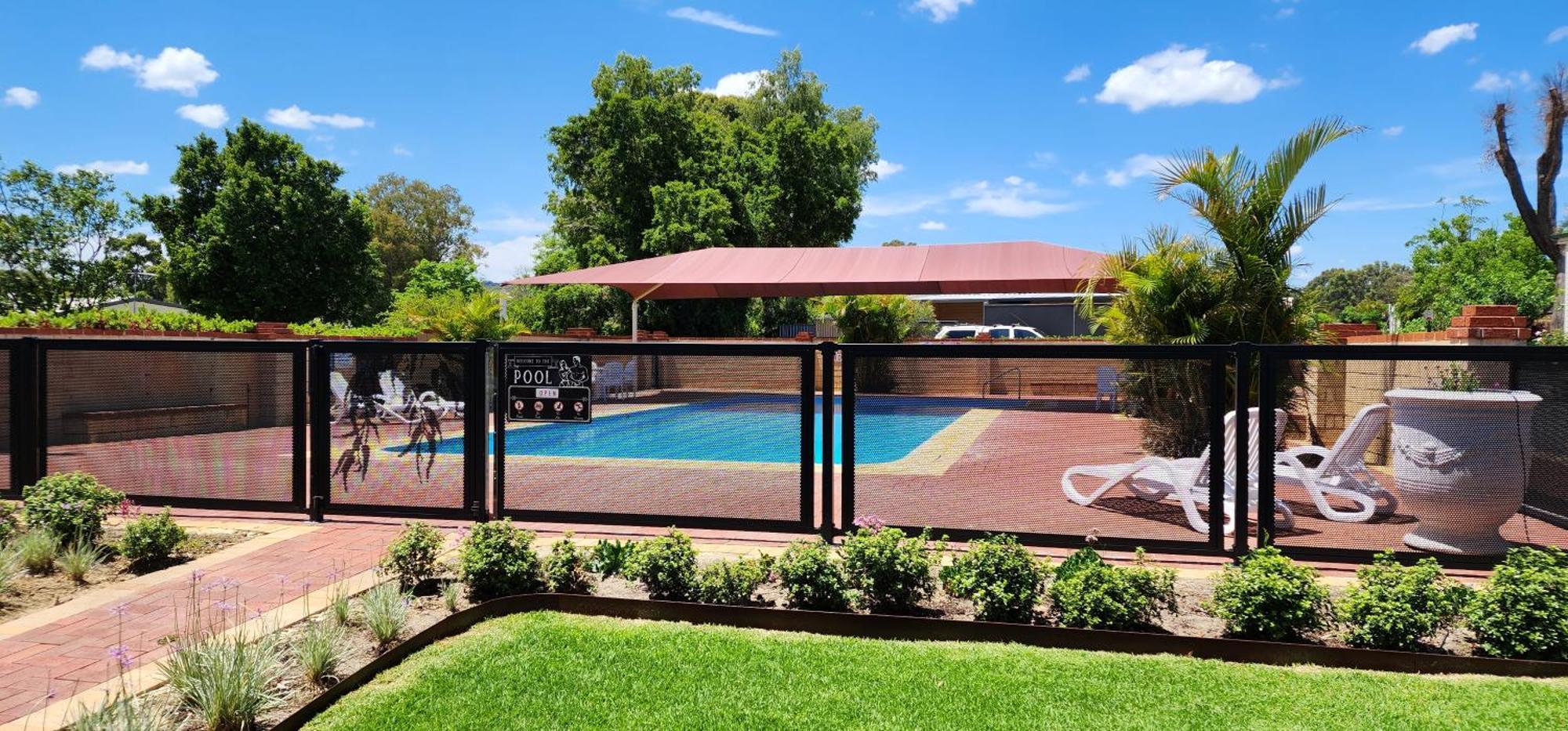 ホテル Banksia Tourist Park パース エクステリア 写真
